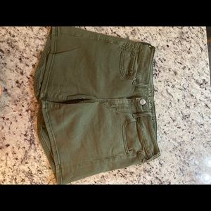 Hunter Green shorts, Zollverein with top button. Size 6. Super stretch.